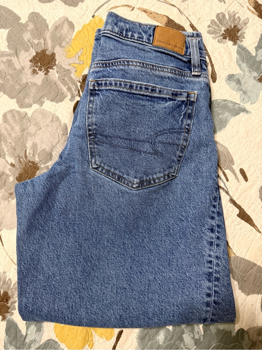 American Eagle Outfitters Women’s Barrel Light Blue Denim Jeans